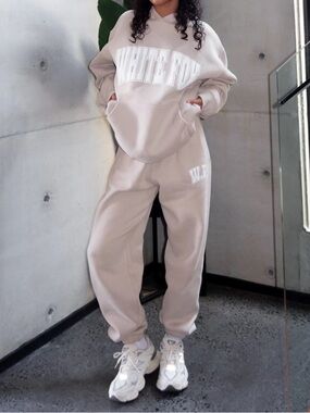 White Fox Decade Classics Varsity jogger - Moon